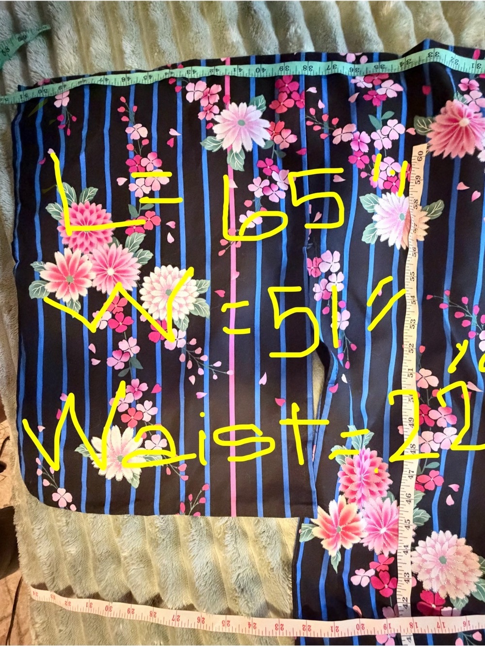 Men’s Stripe Kimono with glitter floral pattern in Navy and Pink - Picture 5 of 7